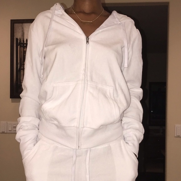 White Fashion nova sweatsuit - Picture 4 of 5